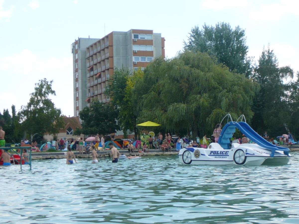 Vizparti Sas Apartman Сиофок Екстериор снимка