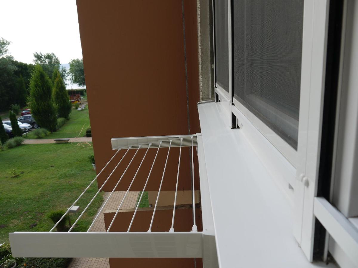 Vizparti Sas Apartman Сиофок Екстериор снимка